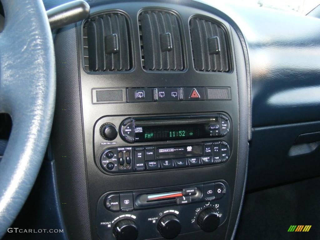 2003 Dodge Grand Caravan Sport Controls Photo #40135265