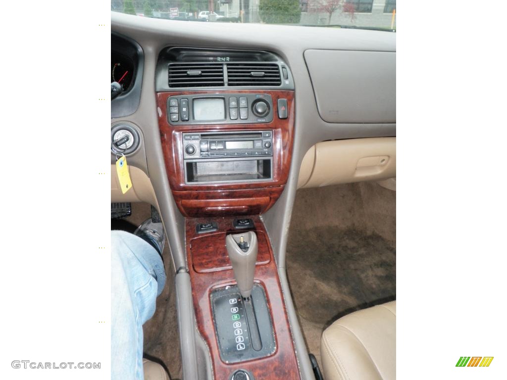 2002 Mitsubishi Diamante LS Controls Photo #40136701
