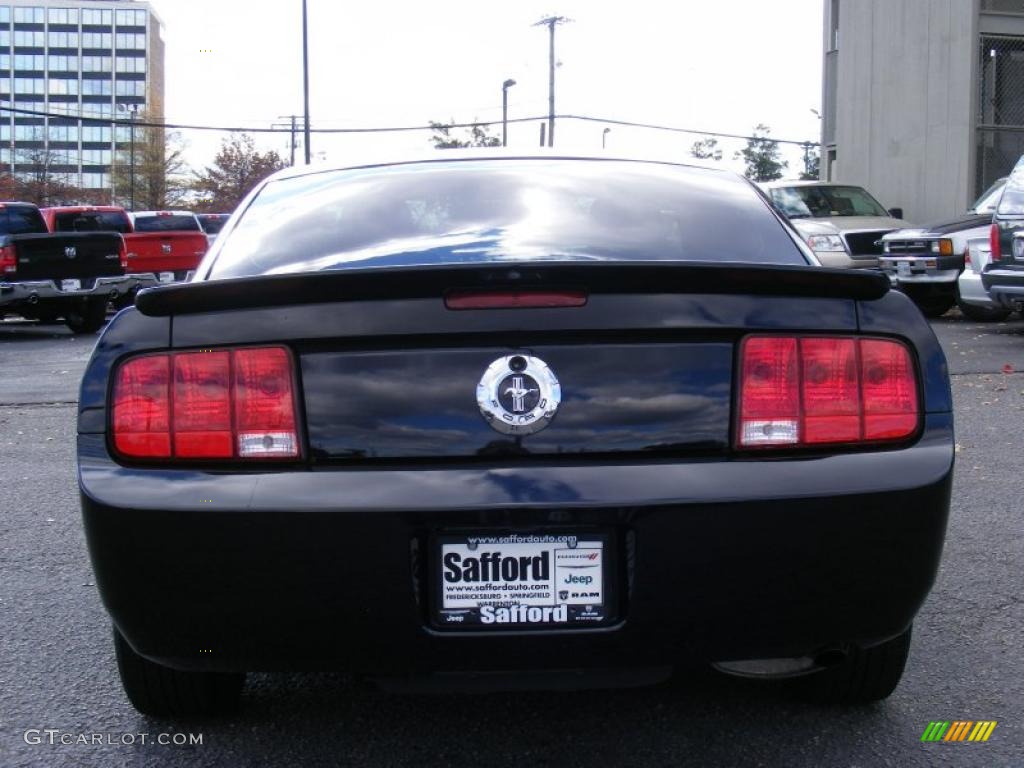 2007 Mustang V6 Premium Coupe - Black / Dark Charcoal photo #8