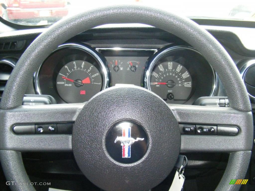 2007 Mustang V6 Premium Coupe - Black / Dark Charcoal photo #15