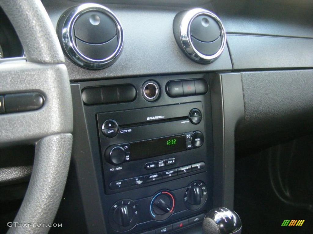 2007 Mustang V6 Premium Coupe - Black / Dark Charcoal photo #16