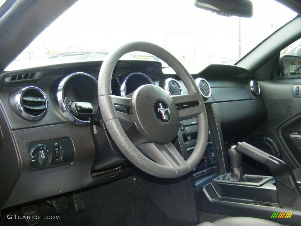 2007 Mustang V6 Premium Coupe - Black / Dark Charcoal photo #20