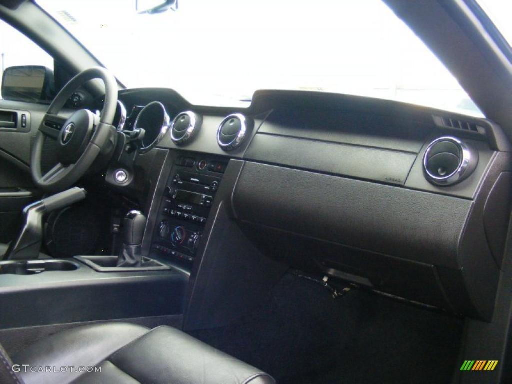 2007 Mustang V6 Premium Coupe - Black / Dark Charcoal photo #24