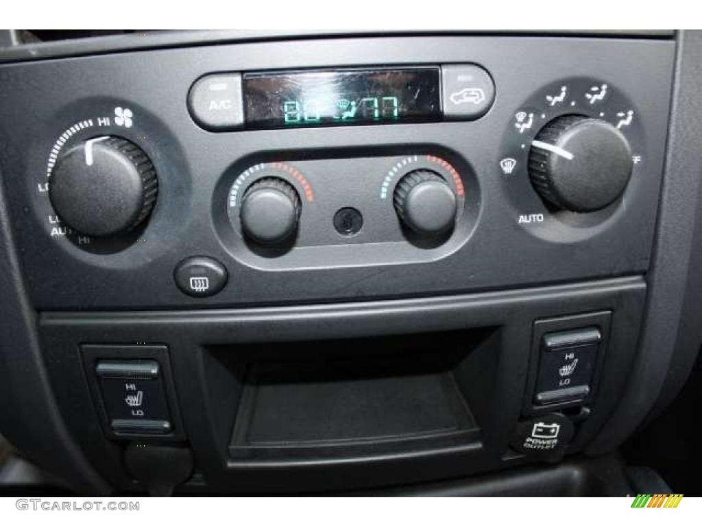 2003 Jeep Grand Cherokee Limited 4x4 Controls Photo #40138389
