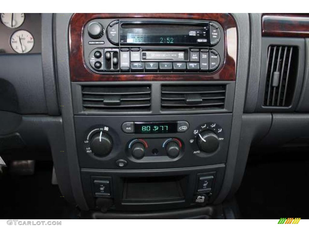 2003 Jeep Grand Cherokee Limited 4x4 Controls Photo #40138421