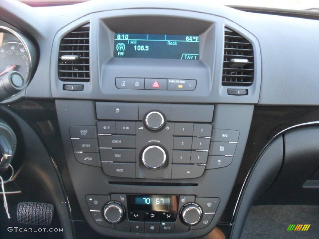 2011 Buick Regal CXL Controls Photo #40146945