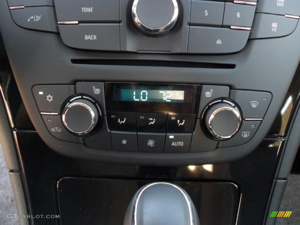 2011 Buick Regal CXL Controls Photo #40147425