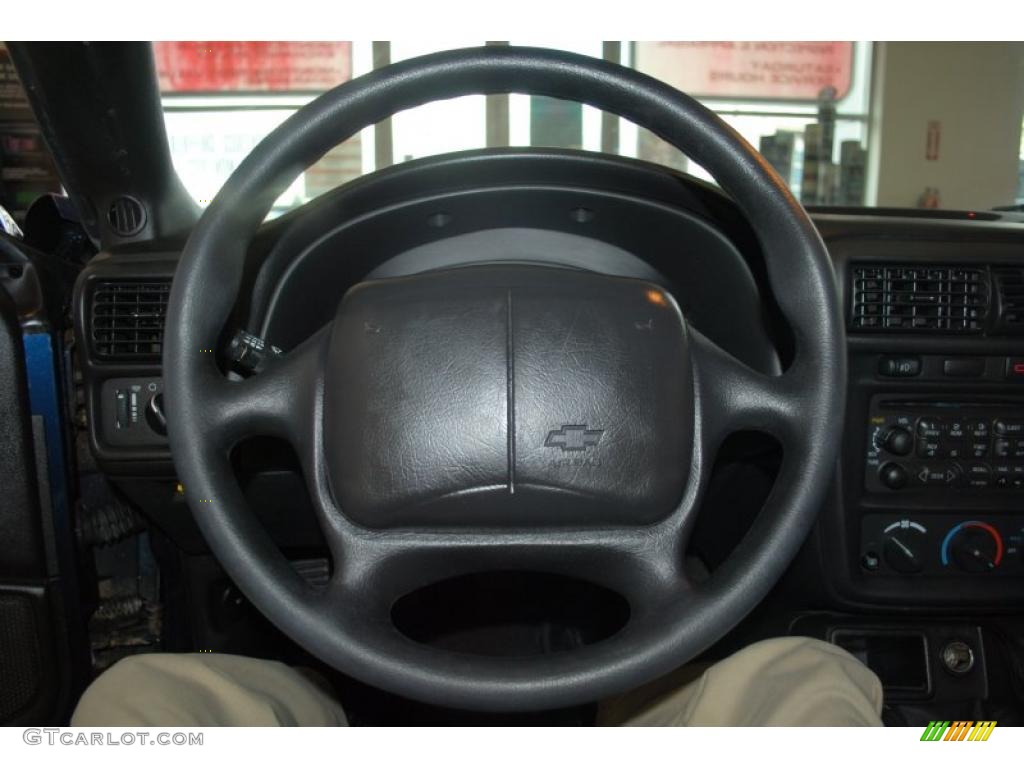 2001 Chevrolet Camaro Coupe Medium Gray Steering Wheel Photo #40147717