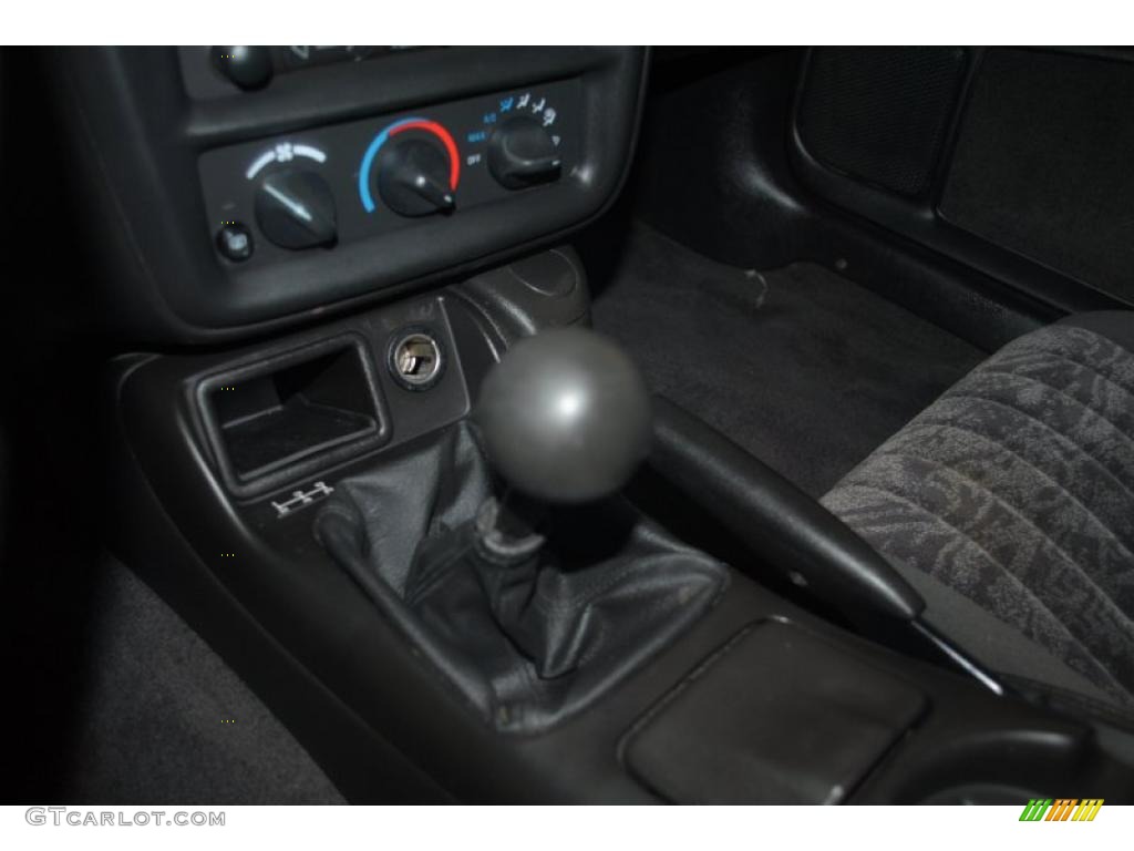 2001 Chevrolet Camaro Coupe 5 Speed Manual Transmission Photo #40147777