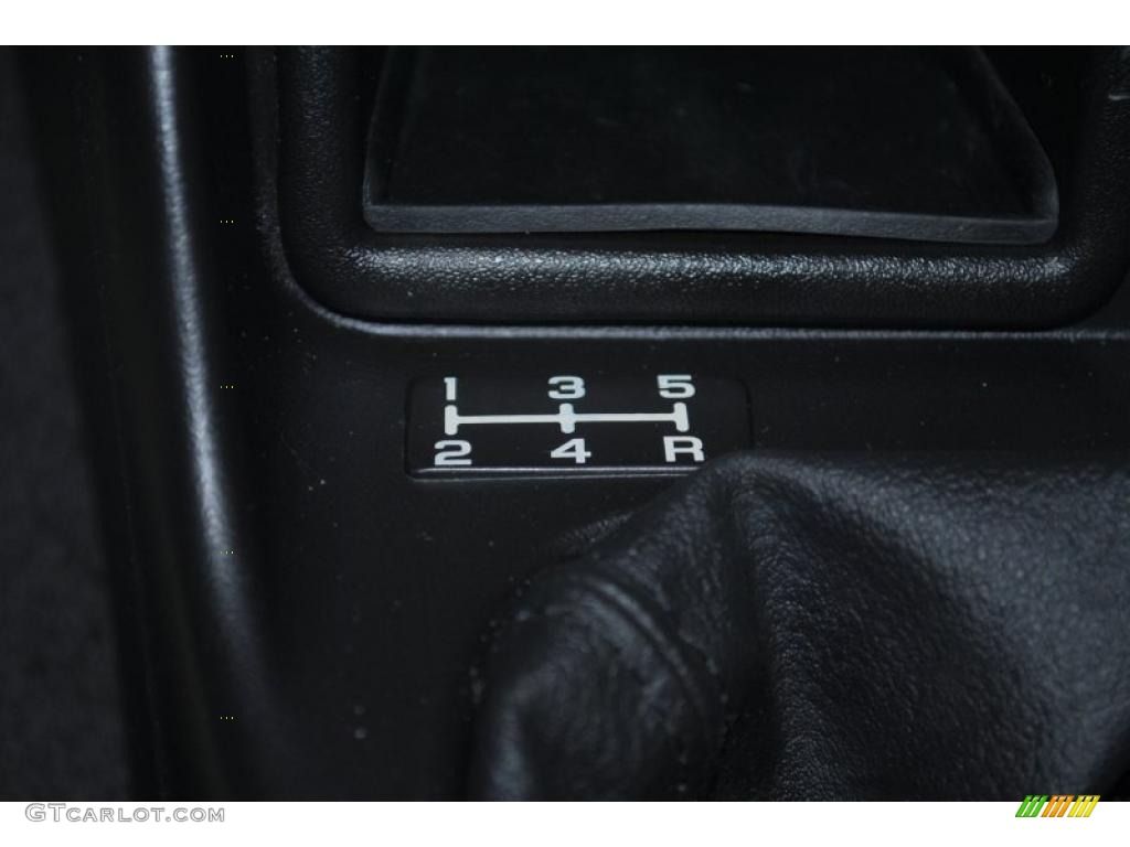2001 Chevrolet Camaro Coupe 5 Speed Manual Transmission Photo #40147793