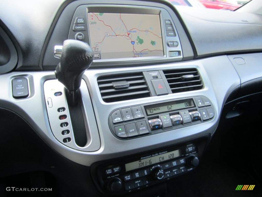 2010 Honda Odyssey Touring Controls Photo #40150325
