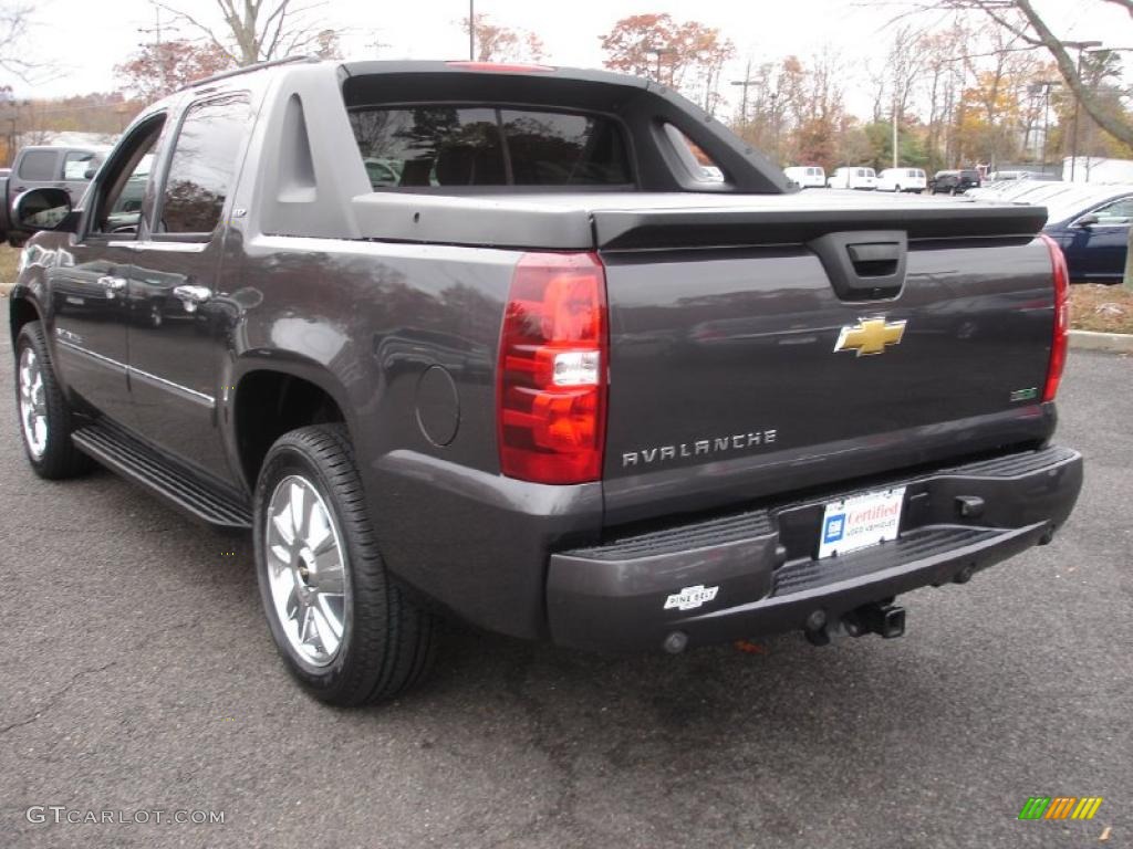 Taupe Gray Metallic 2010 Chevrolet Avalanche LTZ 4x4 Exterior Photo #40150961