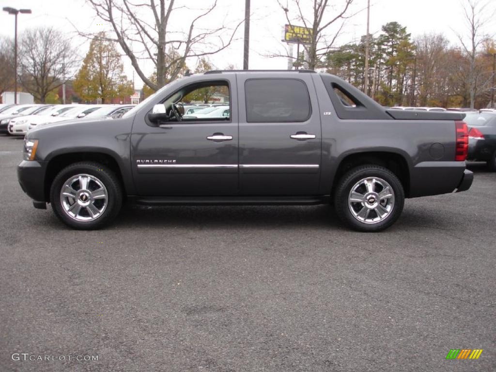 Taupe Gray Metallic 2010 Chevrolet Avalanche LTZ 4x4 Exterior Photo #40151017