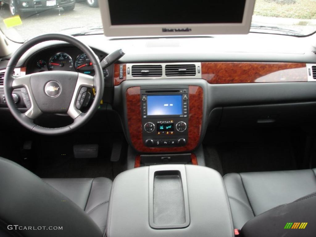 Ebony Interior 2010 Chevrolet Avalanche LTZ 4x4 Photo #40151065