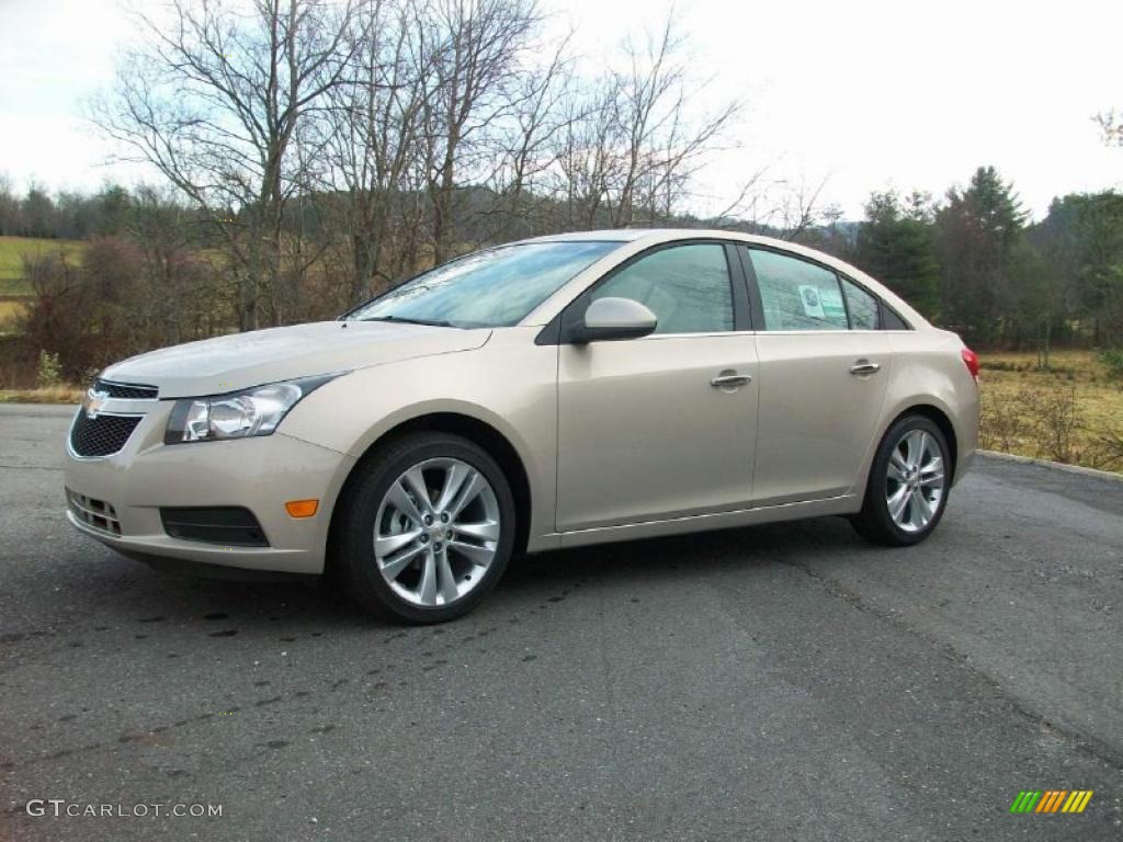 2011 Cruze LTZ - Gold Mist Metallic / Cocoa/Light Neutral Leather photo #3
