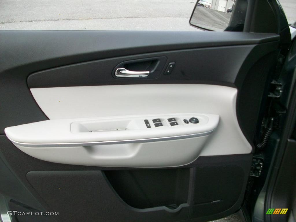 2011 GMC Acadia SLT AWD Light Titanium Door Panel Photo #40152153