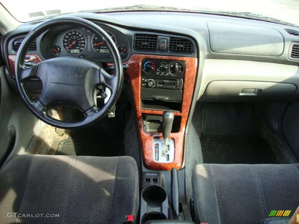 2004 Legacy L Wagon - Seamist Green Pearl / Gray Moquette photo #30