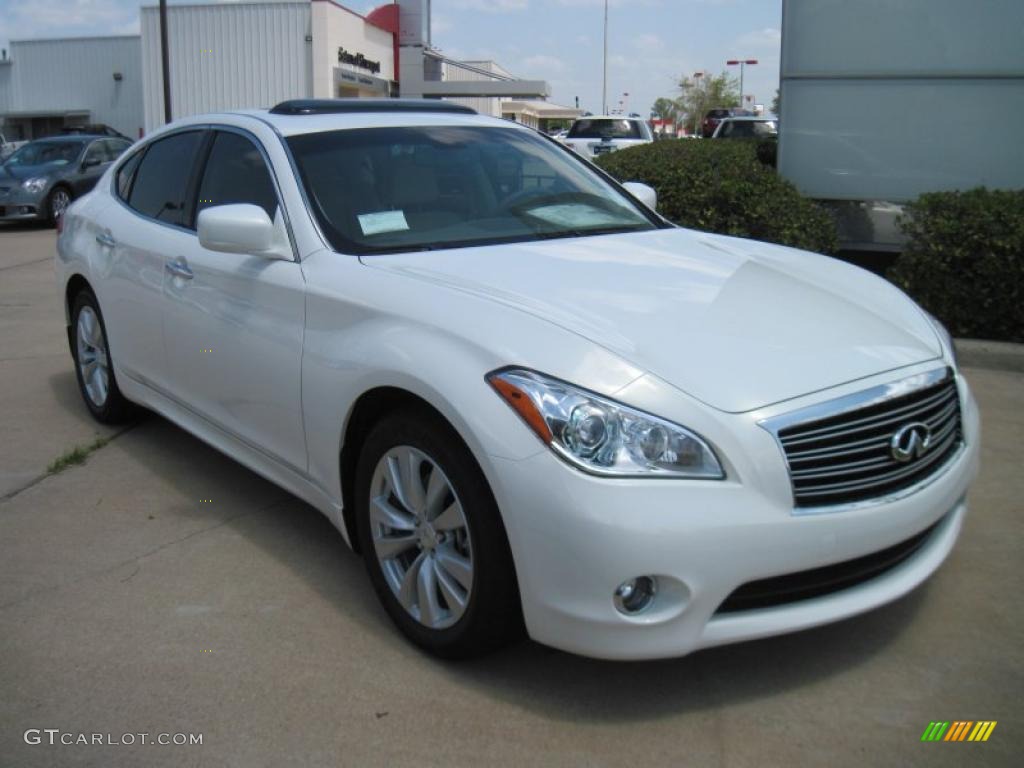 2011 M 37 Sedan - Moonlight White / Wheat photo #2