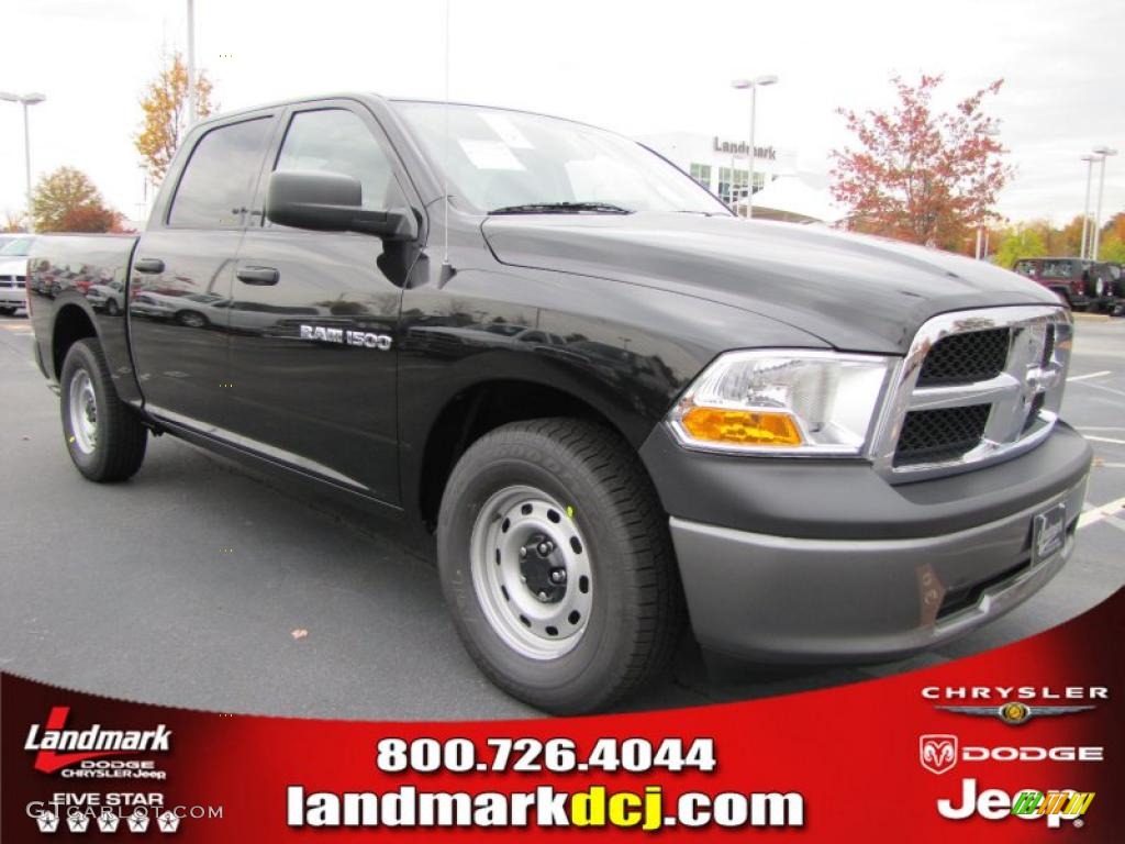 2011 Ram 1500 ST Crew Cab - Brilliant Black Crystal Pearl / Dark Slate Gray/Medium Graystone photo #4