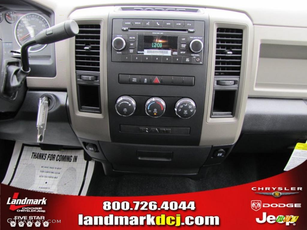 2011 Ram 1500 ST Crew Cab - Brilliant Black Crystal Pearl / Dark Slate Gray/Medium Graystone photo #9