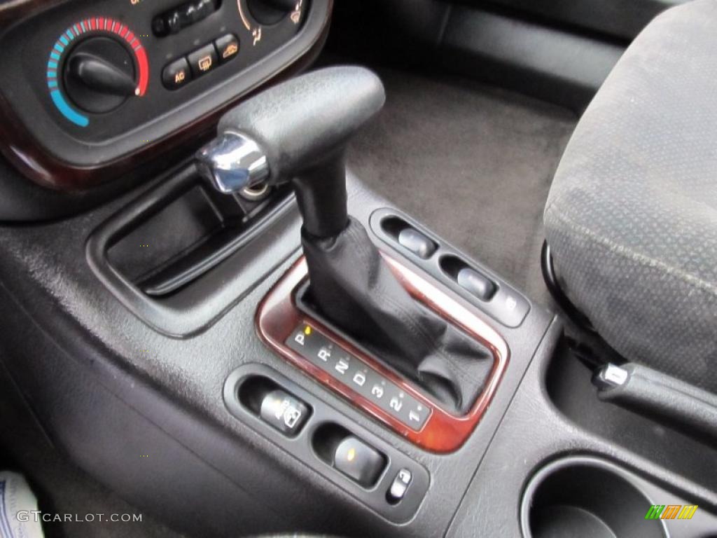 2002 Saturn L Series L300 Sedan 4 Speed Automatic Transmission Photo #40156993