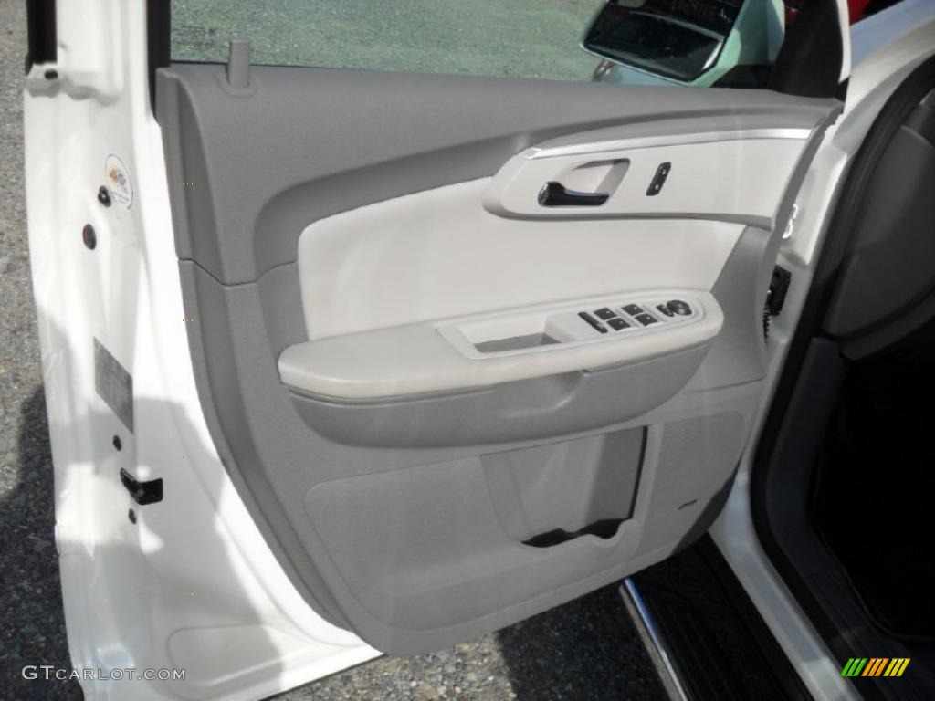 2011 Chevrolet Traverse LT Dark Gray/Light Gray Door Panel Photo #40157105