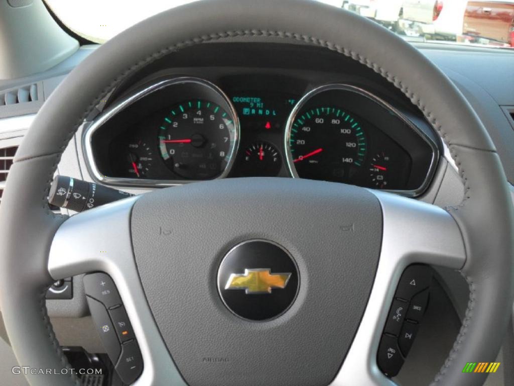 2011 Chevrolet Traverse LT Dark Gray/Light Gray Steering Wheel Photo #40157117