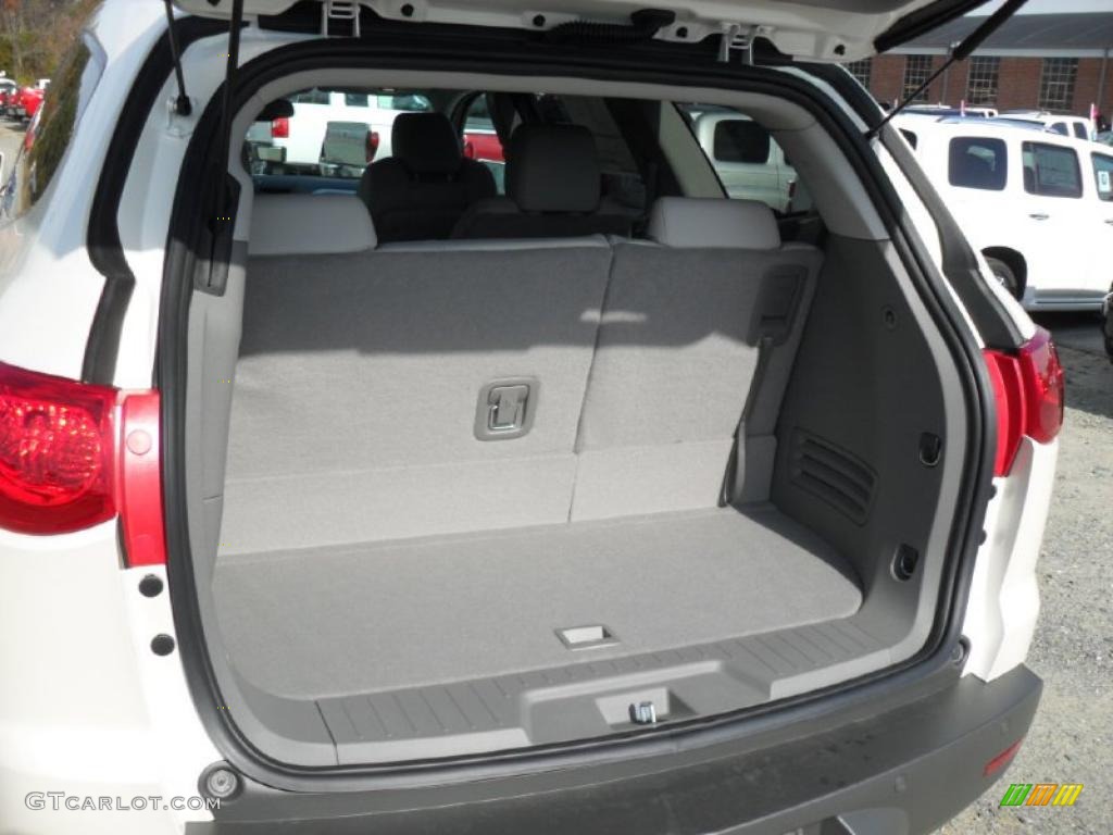 2011 Chevrolet Traverse LT Trunk Photo #40157213