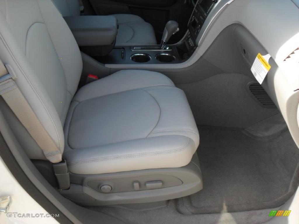 Dark Gray/Light Gray Interior 2011 Chevrolet Traverse LT Photo #40157261
