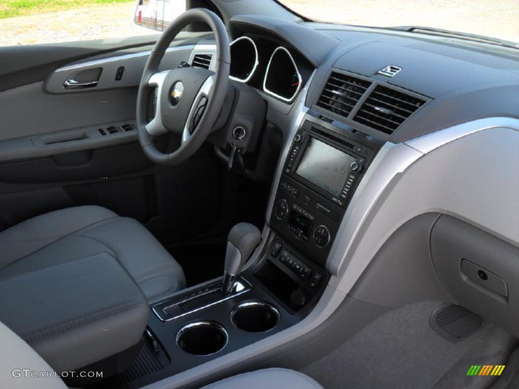 2011 Chevrolet Traverse LT Dark Gray/Light Gray Dashboard Photo #40157277