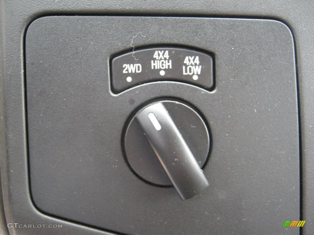 2008 Ford F350 Super Duty XL SuperCab 4x4 Controls Photo #40169417