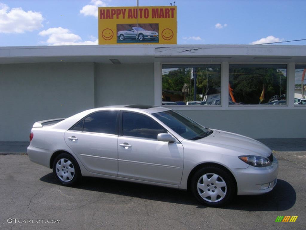 2005 Camry LE - Lunar Mist Metallic / Dark Gray photo #1