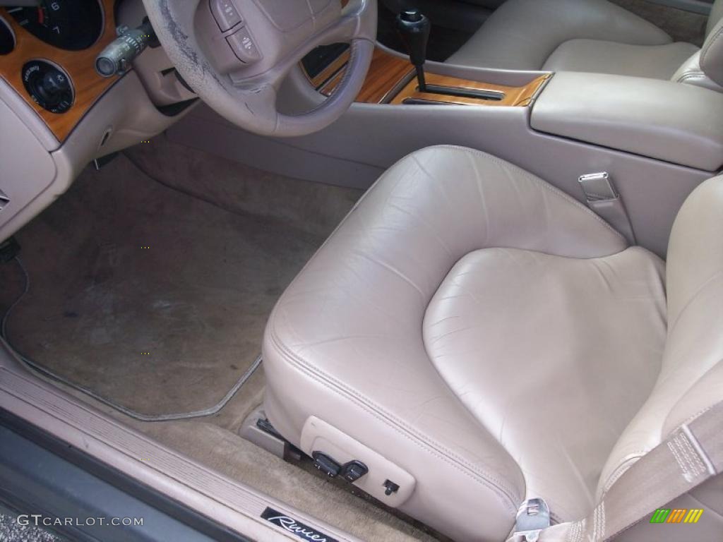 1995 Riviera Coupe - Platinum Beige Metallic / Beige photo #8