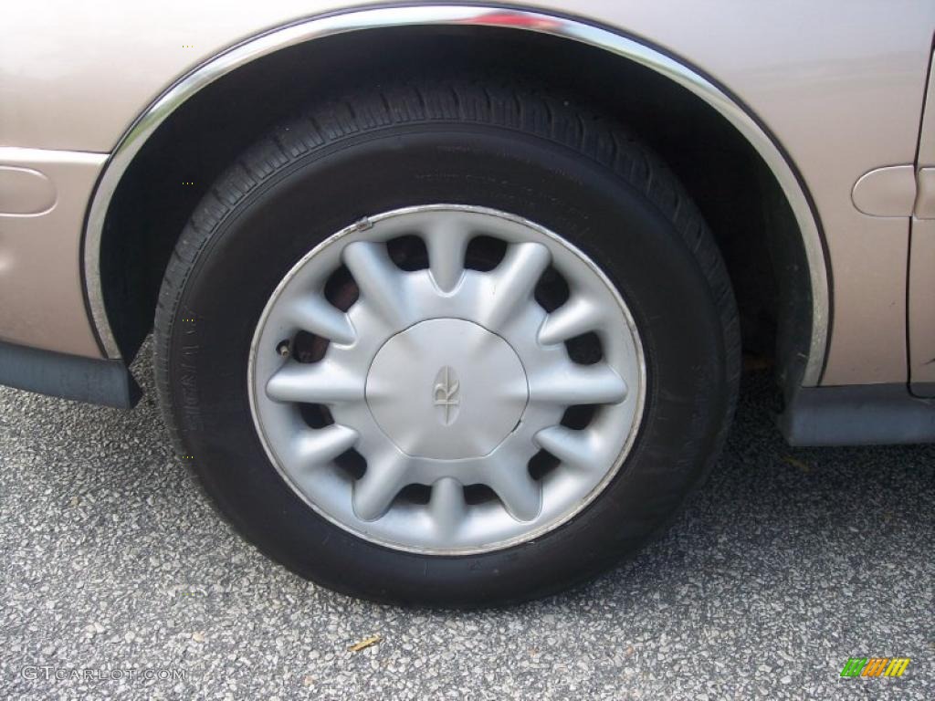 1995 Buick Riviera Coupe Wheel Photo #40173089