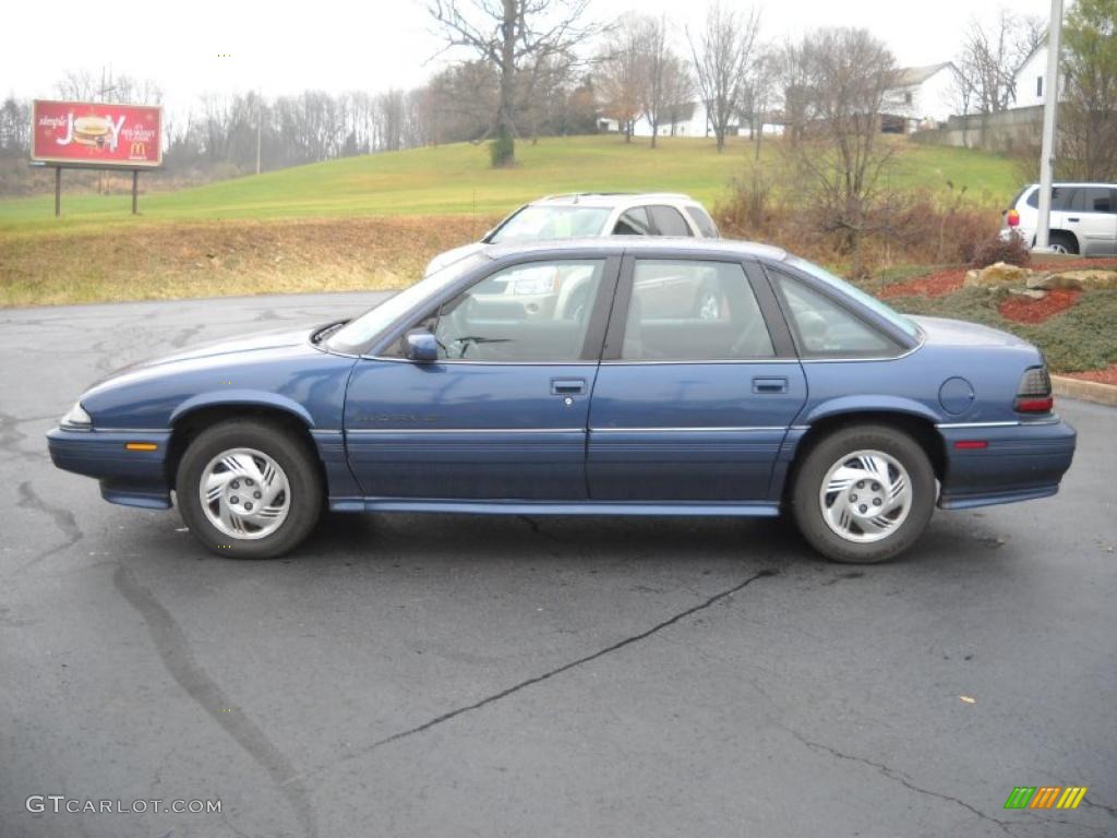 1994 Grand Prix SE Sedan - Medium Blue Metallic / Pewter photo #6
