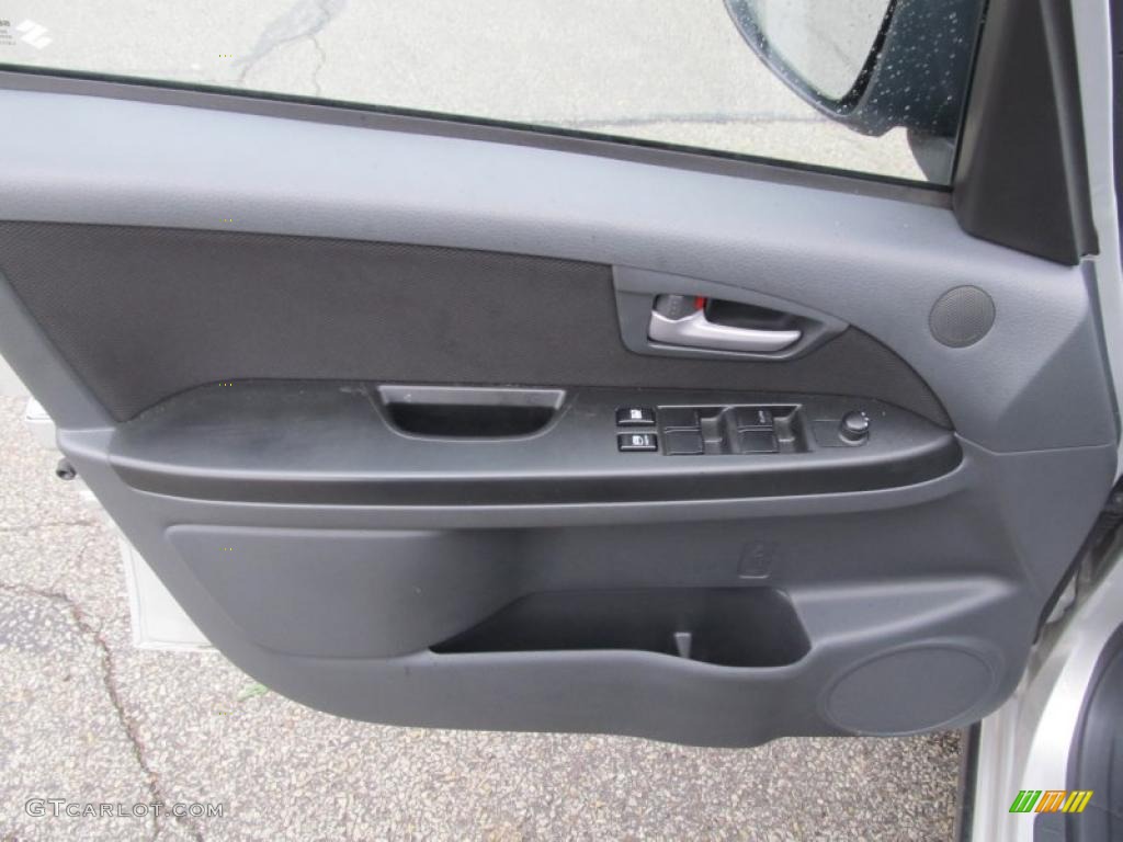 2009 Suzuki SX4 Crossover Technology Door Panel Photos