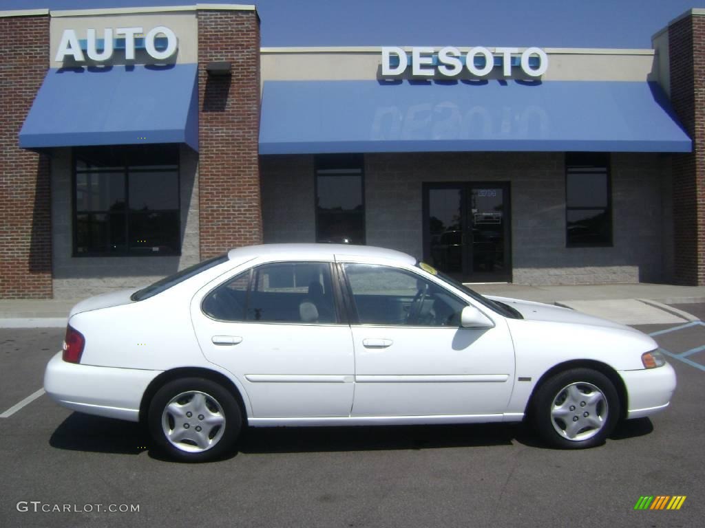 2001 Altima GXE - Cloud White / Blond photo #1