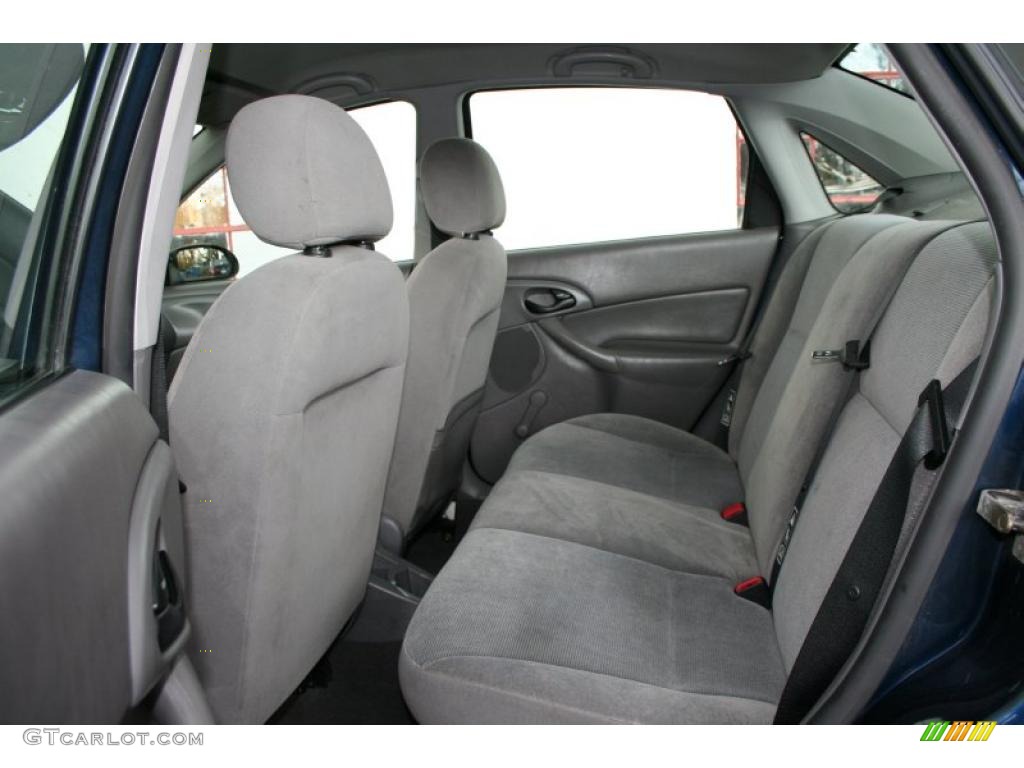 Medium Graphite Interior 2002 Ford Focus LX Sedan Photo #40187243