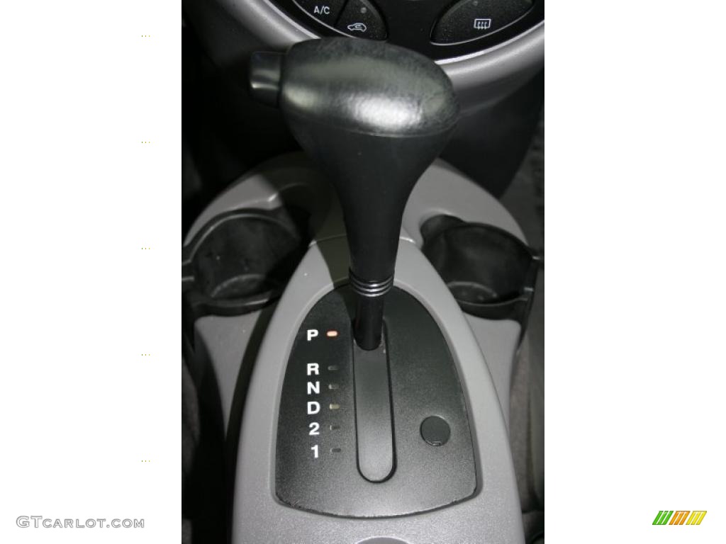 2002 Ford Focus LX Sedan Transmission Photos