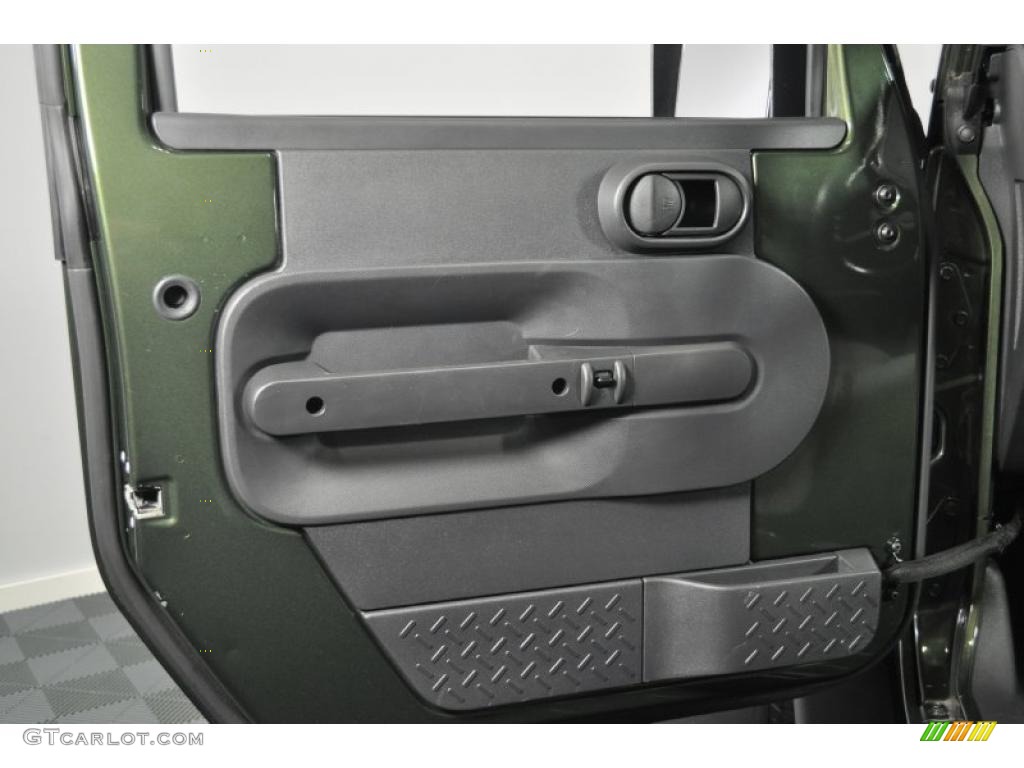 2009 Wrangler Unlimited Sahara 4x4 - Jeep Green Metallic / Dark Slate Gray/Medium Slate Gray photo #11