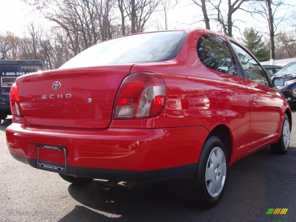 2001 ECHO Sedan - Absolutely Red / Warm Gray photo #4