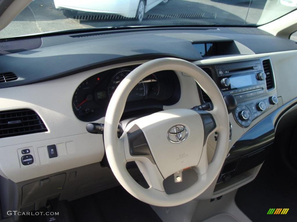 2011 Sienna V6 - Super White / Bisque photo #11