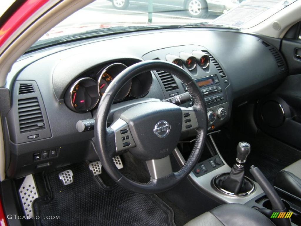 2005 Nissan Altima 3.5 SE-R Charcoal Dashboard Photo #40196699
