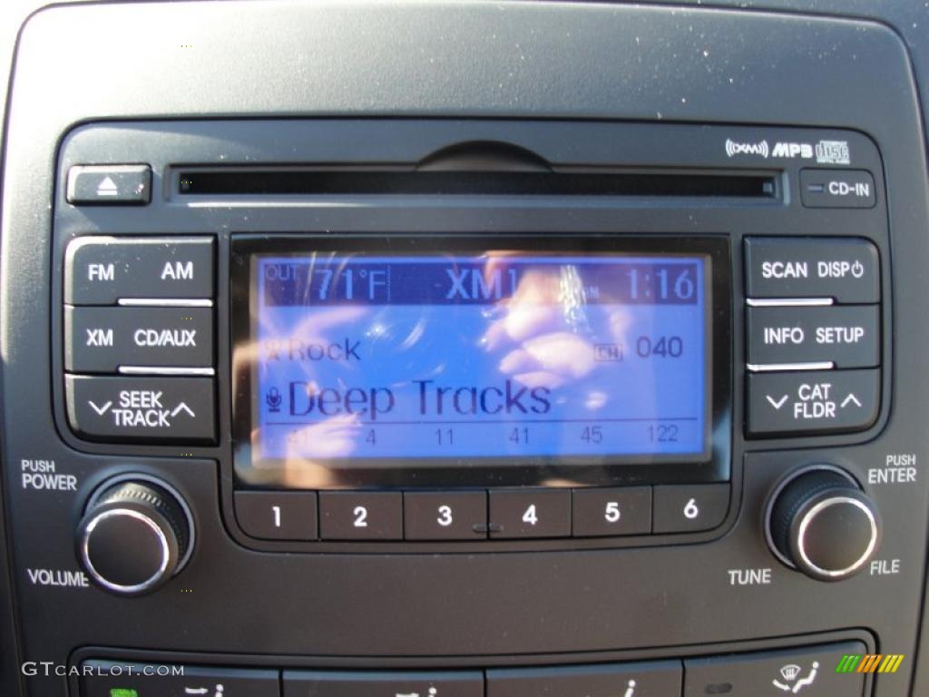 2011 Hyundai Elantra Touring GLS Controls Photo #40199520