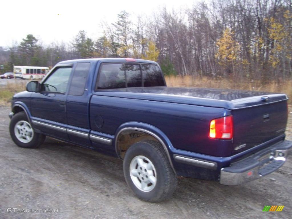 1999 S10 LS Extended Cab 4x4 - Indigo Blue Metallic / Medium Gray photo #5