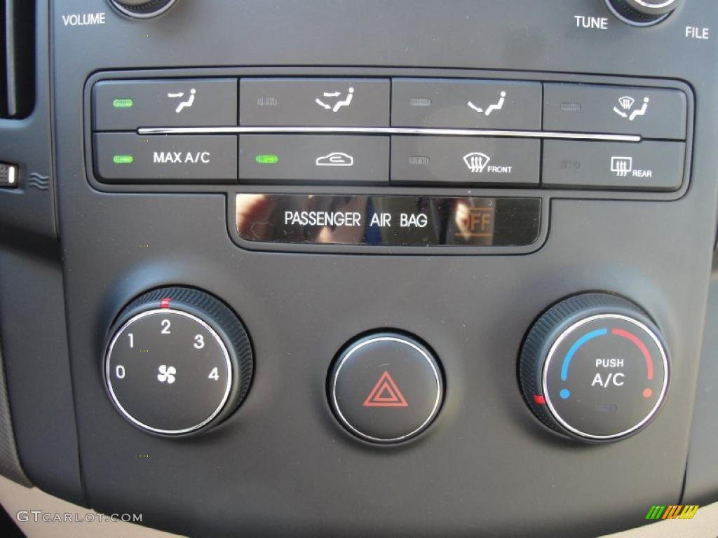 2011 Hyundai Elantra Touring GLS Controls Photo #40199532