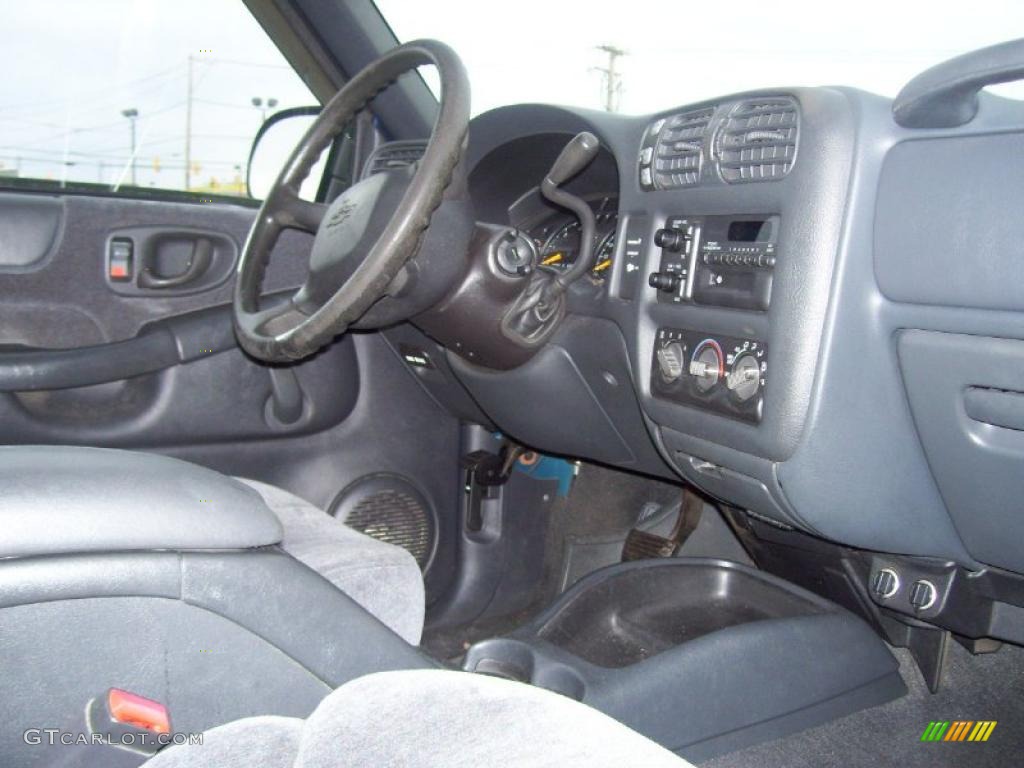 1999 S10 LS Extended Cab 4x4 - Indigo Blue Metallic / Medium Gray photo #10