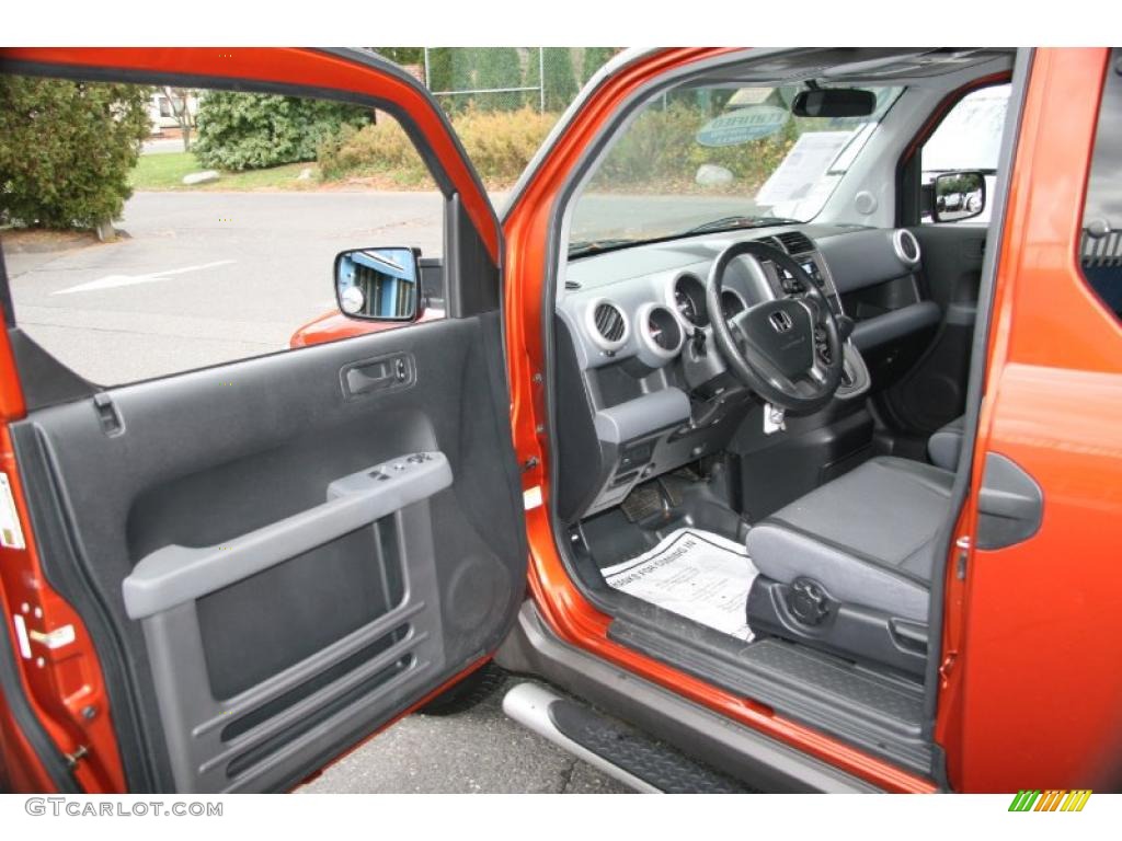 Black Interior 2004 Honda Element EX AWD Photo #40200440