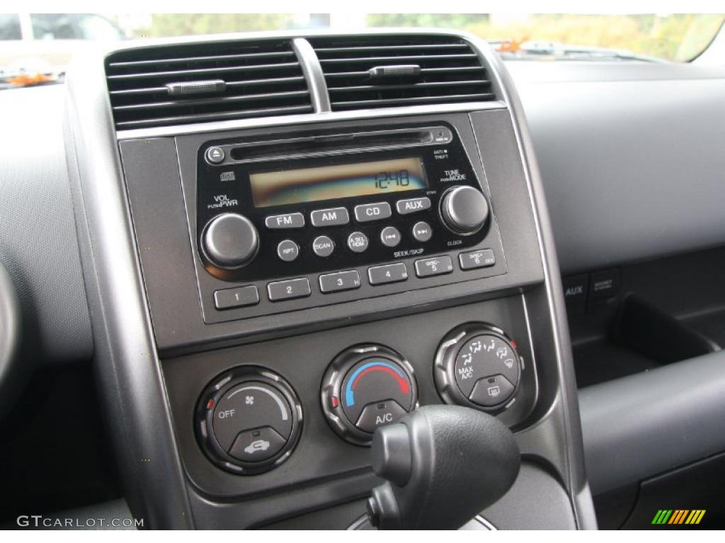 2004 Honda Element EX AWD Controls Photo #40200640