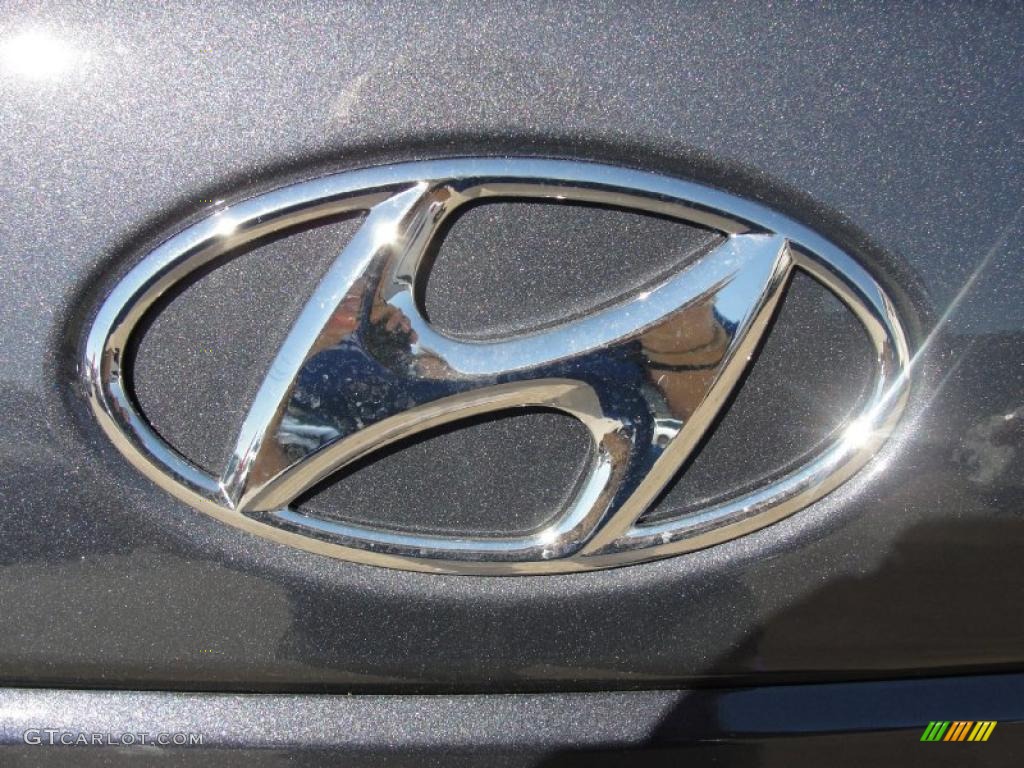 2011 Hyundai Accent GS 3 Door Marks and Logos Photo #40201352